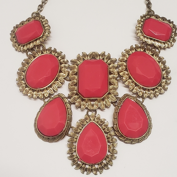 Amazing Golden Leaf Wrapped Pink Acrylic Crystal Statement Necklace - Picture 9 of 10